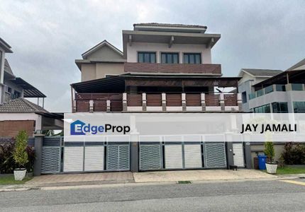 LUXURY|SPACIOUS SPACE| 3 STOREY BUNGALOW JALAN KRISTAL SEKSYEN 7, SHAH ALAM FOR SALE, Selangor, Shah Alam