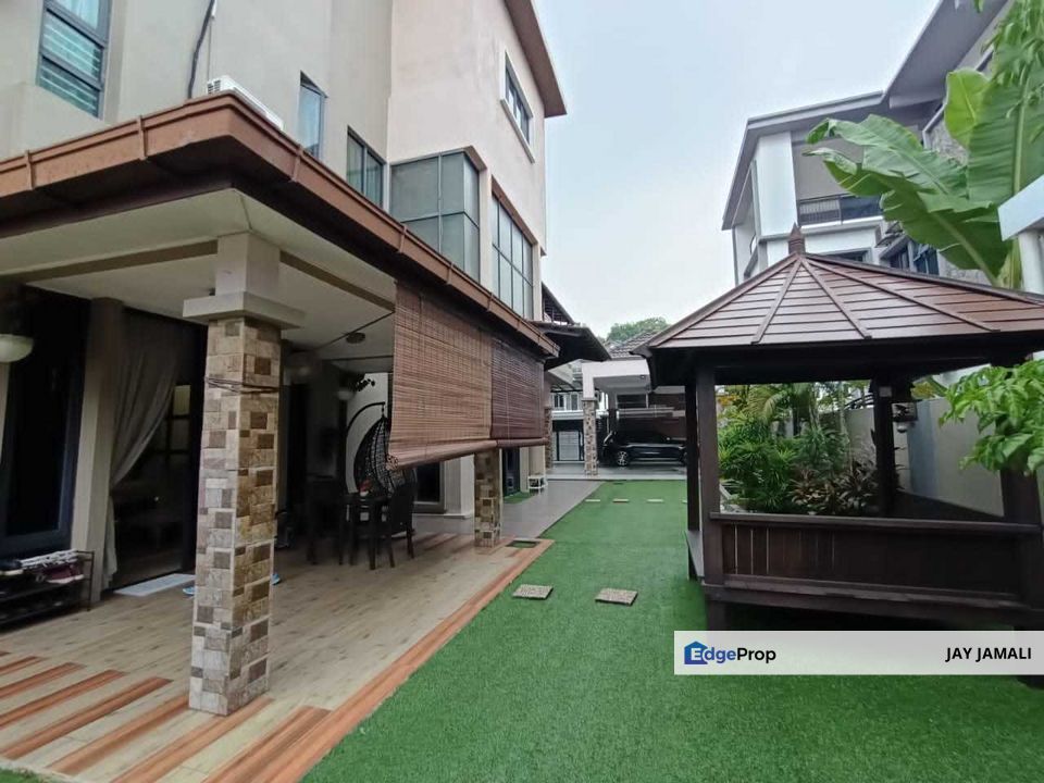 LUXURY|SPACIOUS SPACE| 3 STOREY BUNGALOW JALAN KRISTAL SEKSYEN 7, SHAH ALAM FOR SALE, Selangor, Shah Alam