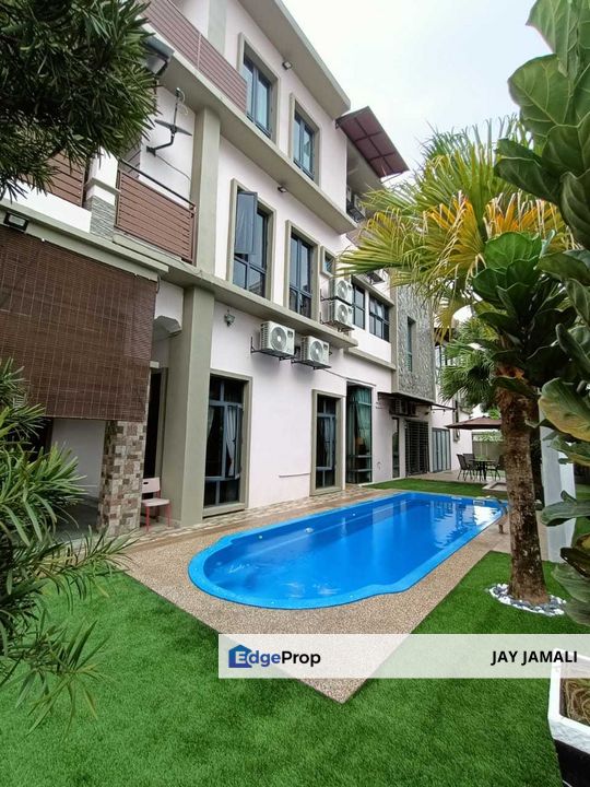 LUXURY|SPACIOUS SPACE| 3 STOREY BUNGALOW JALAN KRISTAL SEKSYEN 7, SHAH ALAM FOR SALE, Selangor, Shah Alam