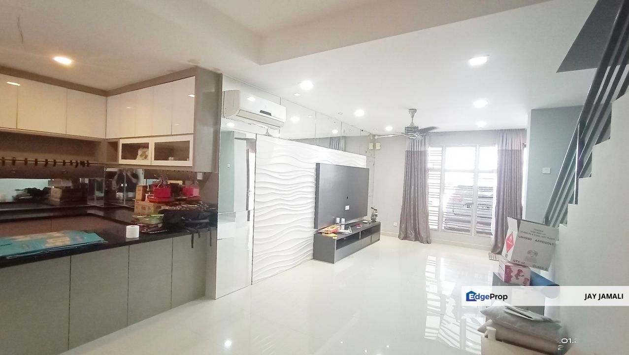 WELL DESIGNED SPACE|NEARBY LAKE| Townhouse Summer Homes Lake Vista Puchong, Selangor, Puchong