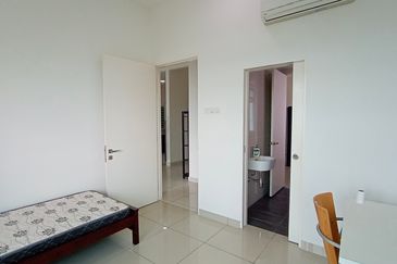 La Thea Residences @ 16 Sierra