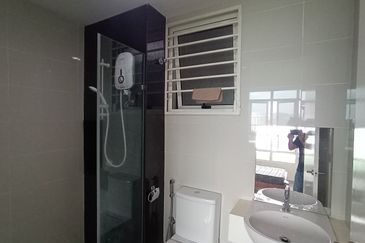 La Thea Residences @ 16 Sierra