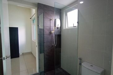 La Thea Residences @ 16 Sierra