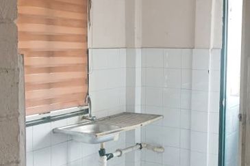 Pangsapuri Teratai, Bukit Subang