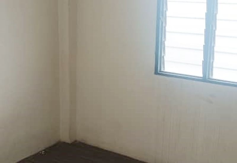 Pangsapuri Teratai, Bukit Subang