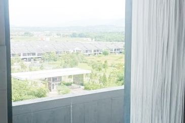 Pangsapuri Teratai, Bukit Subang