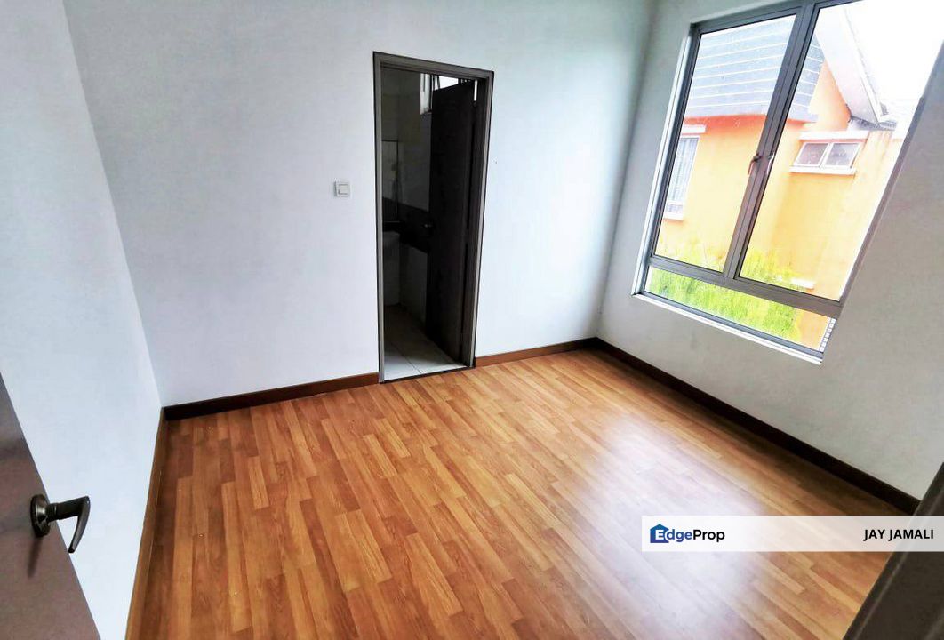 RUMAH SEMI D LUAS DI BANDAR ENSTEK FOR SALE, Negeri Sembilan, Labu