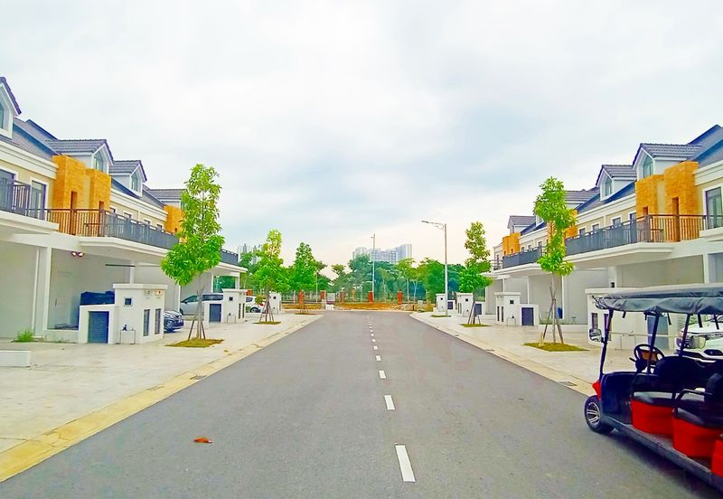 Monet Springtime @ Sunsuria City