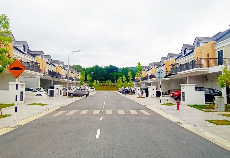 Monet Springtime @ Sunsuria City