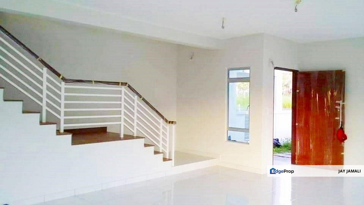 LAMAN CEMPAKA KOTA SERIEMAS | Rumah Corner Lot status Freehold with extra land, Negeri Sembilan, Nilai