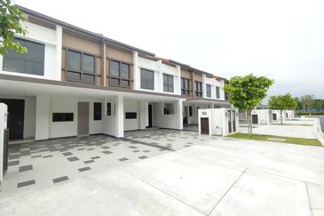 Setia Warisan Tropika (Belladonna)