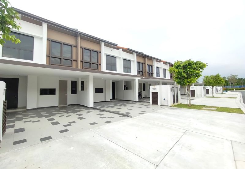 Setia Warisan Tropika (Belladonna)