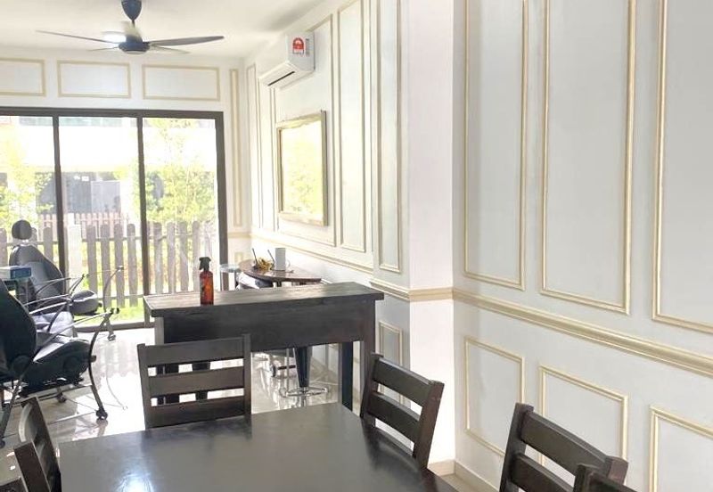 Setia Warisan Tropika (Belladonna)