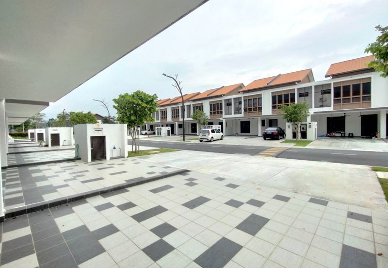 Setia Warisan Tropika (Belladonna)