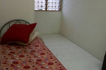 Taman Pinggiran Putra