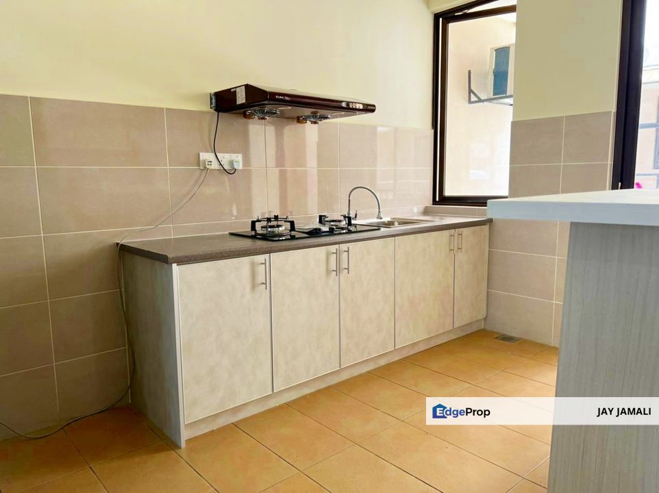 FREEHOLD|LOWER UNIT|Townhouse The Strata Bandar Puteri Bangi for sale, Selangor, Bangi