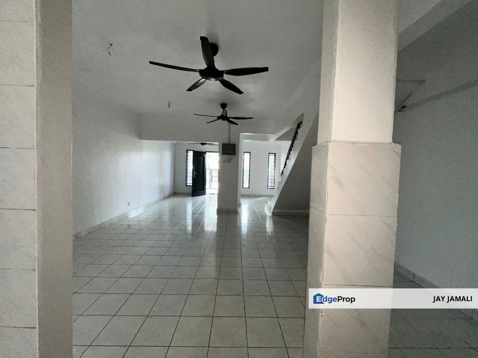 RENOVATED HOUSE|RUMAH DEKAT SEKOLAH|Double Storey For Sale at Puchong Utama 10, Selangor, Puchong