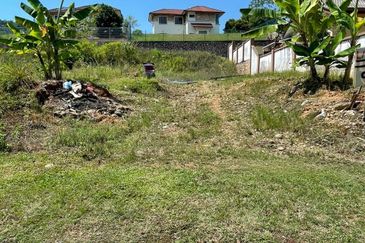 Puncak Pinggiran Putra