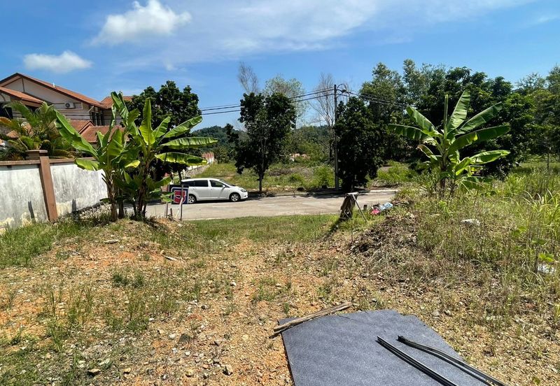 Puncak Pinggiran Putra