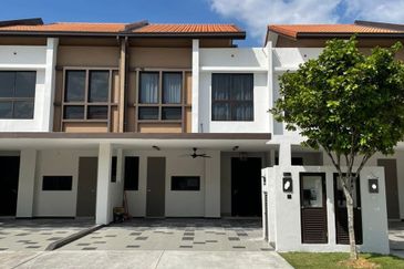 Setia Warisan Tropika (Belladonna)