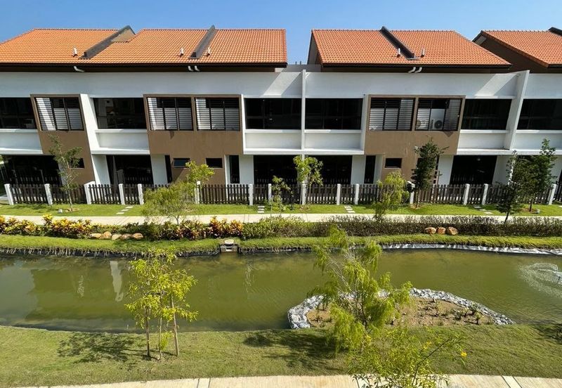 Setia Warisan Tropika (Belladonna)