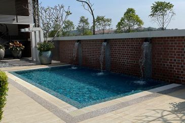 Setia Warisan Tropika (Belladonna)