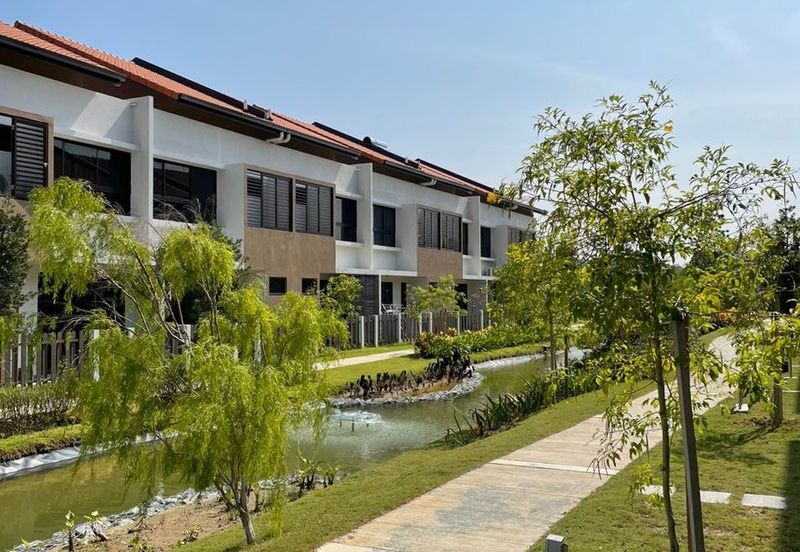 Setia Warisan Tropika (Belladonna)