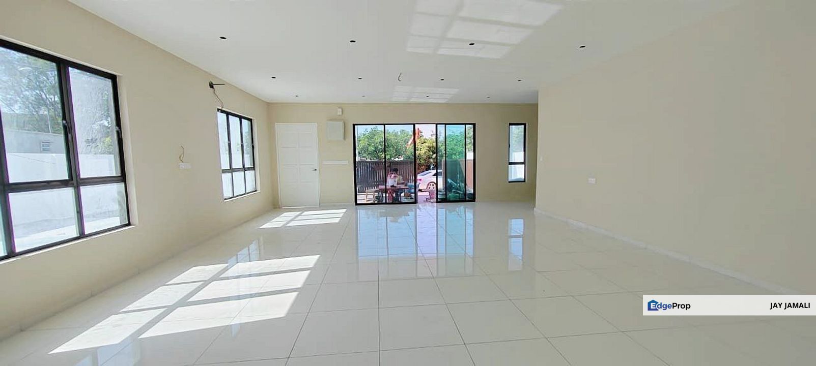 NEWLY COMPLETED BUNGALOW : 3 Storey Bungalow @ Taman Desa Impian, Kajang for rent, Selangor, Kajang