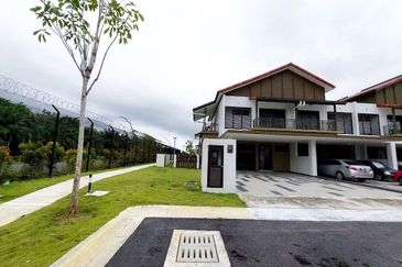 Setia Warisan Tropika