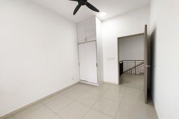 Setia Warisan Tropika (Belladonna)