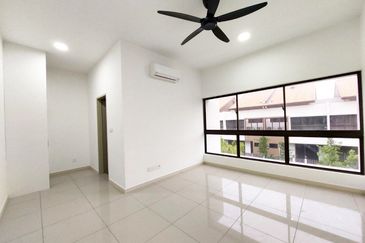 Setia Warisan Tropika (Belladonna)