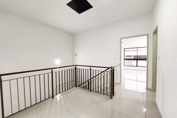 Setia Warisan Tropika (Belladonna)