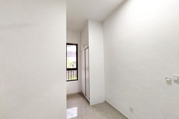 Setia Warisan Tropika (Belladonna)