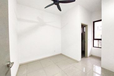 Setia Warisan Tropika (Belladonna)