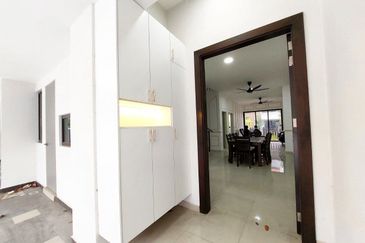 Setia Warisan Tropika (Belladonna)