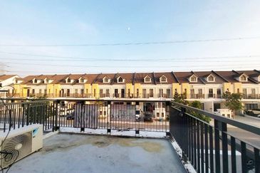 Monet Springtime @ Sunsuria City