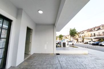 Monet Springtime @ Sunsuria City