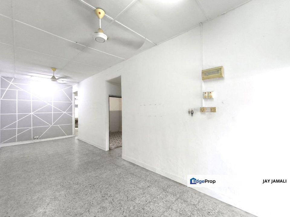 Renovated Single Storey Terrace @ Taman Sri Andalas, Klang FOR SALE, A great location with family-friendly surroundings and excellent connectivity, Selangor, Klang