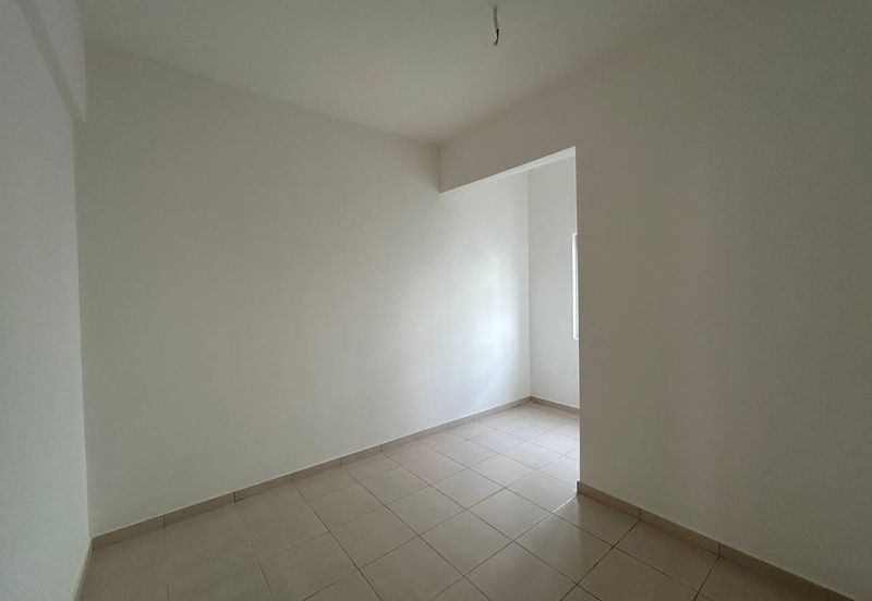 M Senyumia Salak Tinggi *