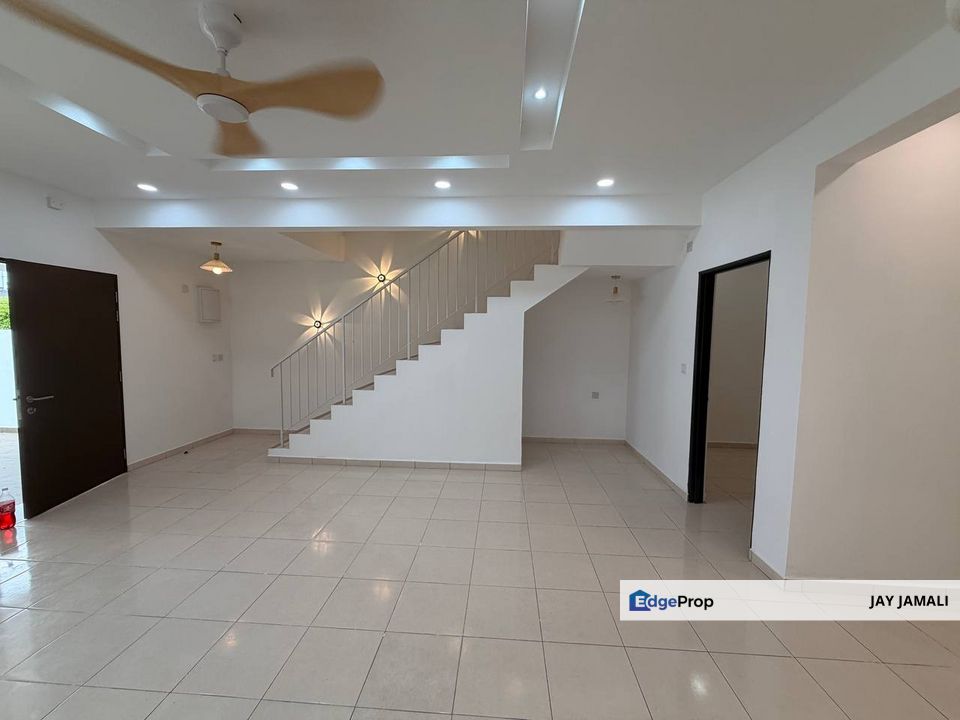 Double-Storey Terrace @ M Senyumia, Salak Tinggi, Dekat KLIA dengan kitchen cabinet tersedia FOR RENT, Selangor, Sepang