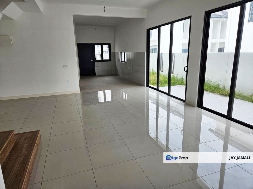 For Rent, Kitchen Cabinet Ready : End Lot Double Storey Terrace @ Serenia Aiora, Serenia City, Sepang, Selangor, Sepang