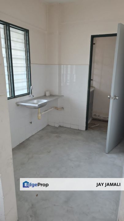 PANGSAPURI TERATAI, DEKAT SEKOLAH, MURAH, END UNIT, BUKIT SUBANG U16 FOR SALE, Selangor, Bukit Subang