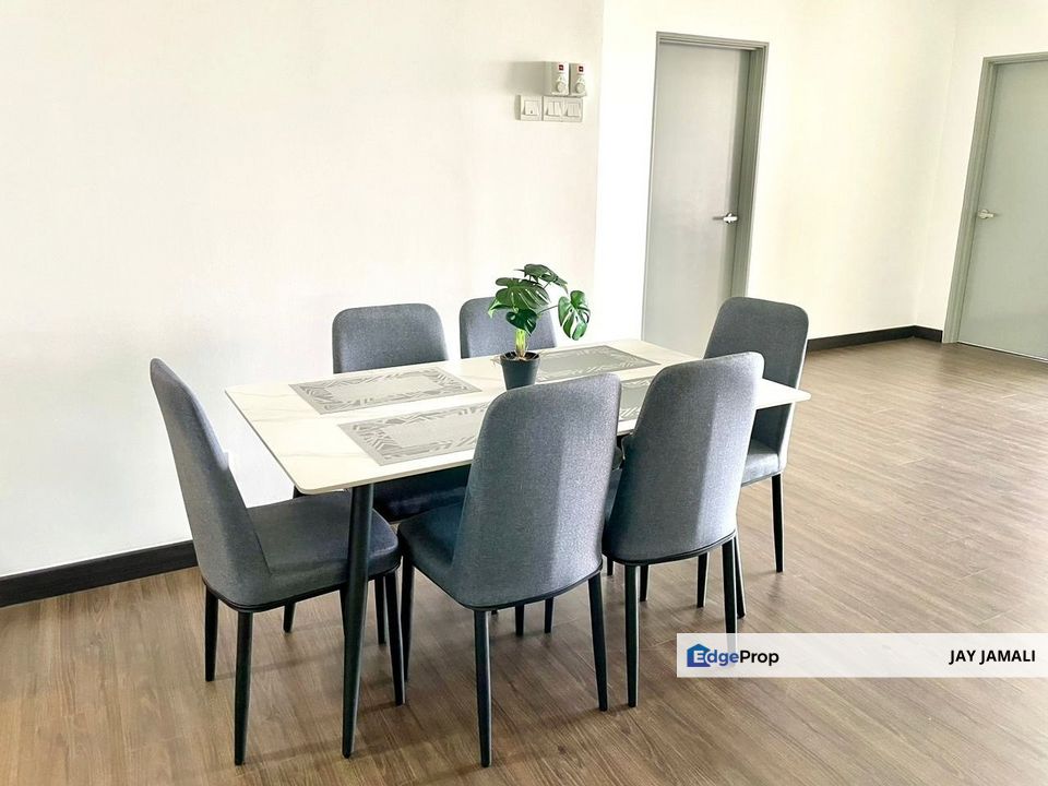 Facing Swimming Pool & Golf Course Partial Furnished Vista Bangi Level 24 Kajang FOR RENT, Selangor, Kajang