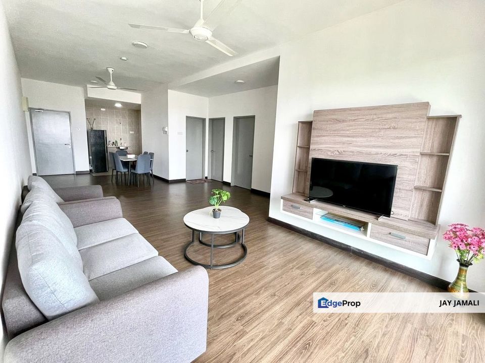 Facing Swimming Pool & Golf Course Partial Furnished Vista Bangi Level 24 Kajang FOR RENT, Selangor, Kajang