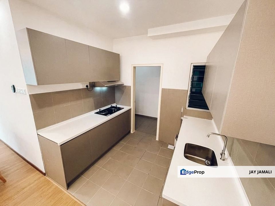 Partial Furnished, Lakefront Homes Level 7 with 2 parking lot, Cyberjaya For Rent, Selangor, Cyberjaya