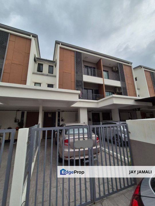 Move in Condition, Townhouse Upper Unit (2 Balcony), Elegan Residensi @ Putra Perdana, Puchong, Selangor, Puchong