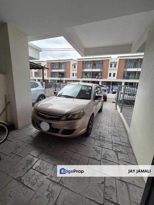 Move in Condition, Townhouse Upper Unit (2 Balcony), Elegan Residensi @ Putra Perdana, Puchong, Selangor, Puchong