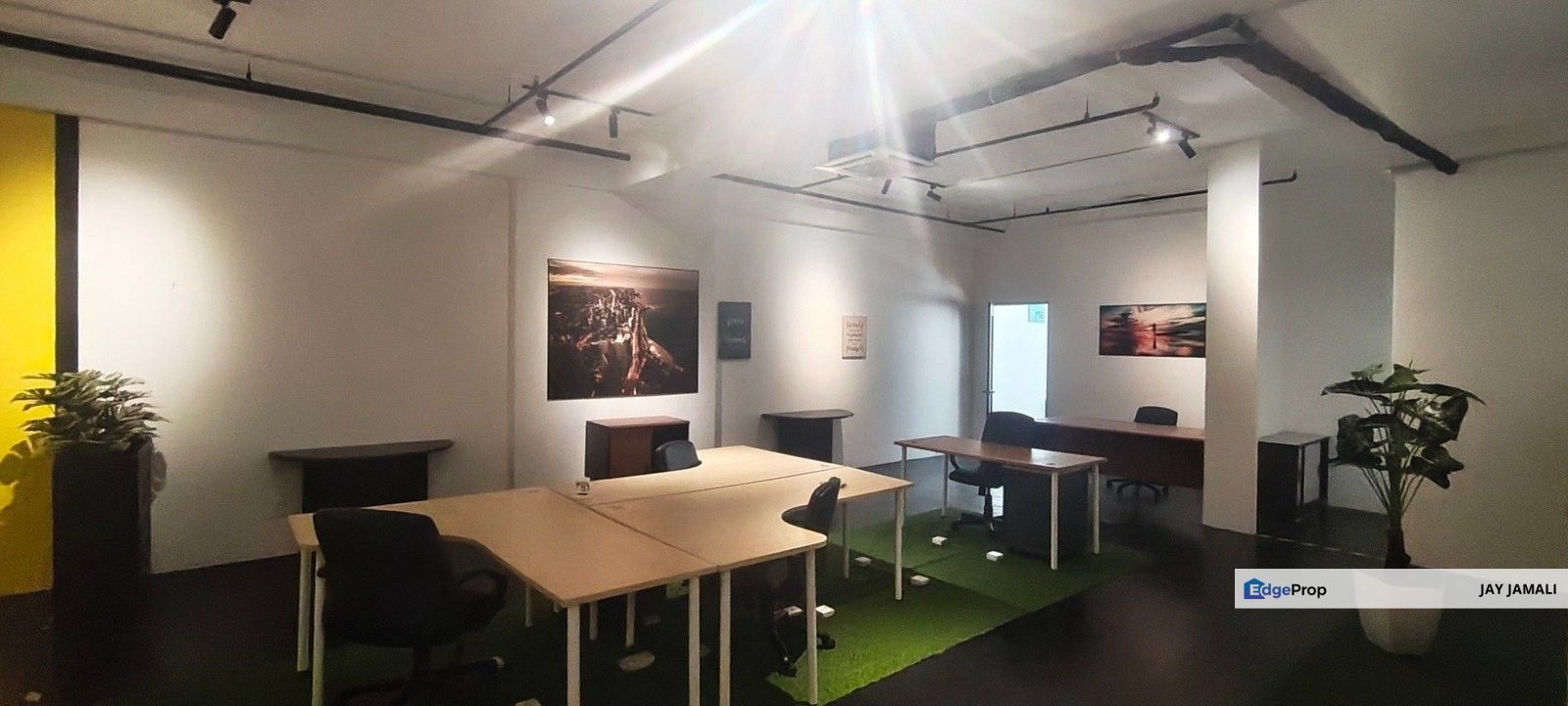 
For rent Office Unit @ Kenwingston Square Garden Business Centre, Cyberjaya, Selangor, Cyberjaya