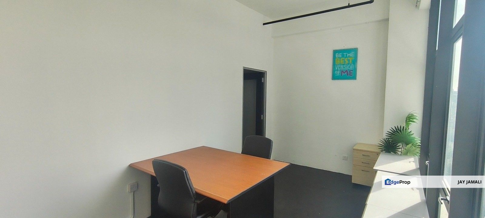 
For rent Office Unit @ Kenwingston Square Garden Business Centre, Cyberjaya, Selangor, Cyberjaya