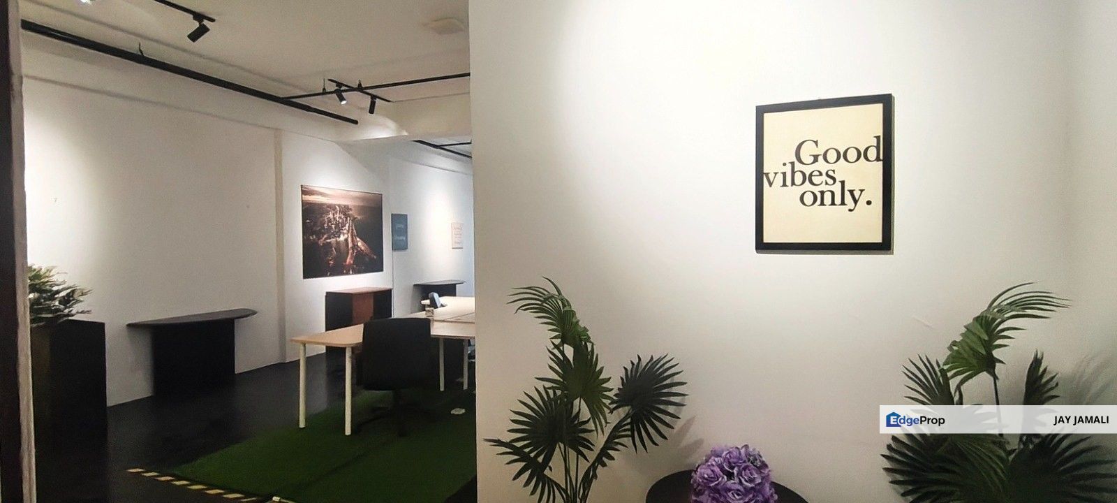 
For rent Office Unit @ Kenwingston Square Garden Business Centre, Cyberjaya, Selangor, Cyberjaya